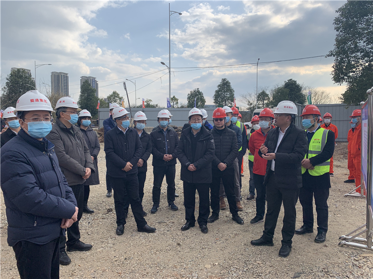 no72-四川省委“抓项目促投资稳增长”第六专项督查组督查成南扩容项目南充新建段工作.jpg