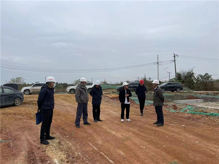 no558-成南公司党委副书记、总经理万忠金一行检查成南扩容项目成都段冬季施工安全生产工作.jpg