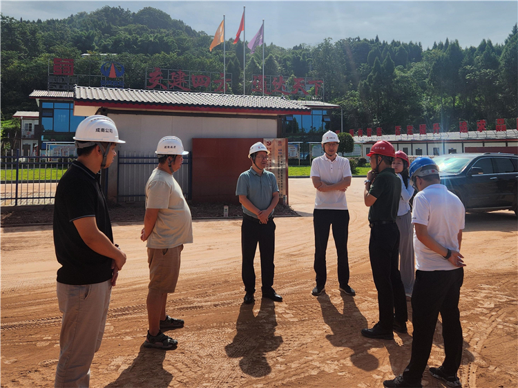 成南公司党委委员、副总经理廖壮志调研 成南高速扩容工程南充段开元棋牌推进情况.jpg
