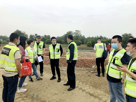 20200511川西公司联合开展绕城高速沿线绿道开元棋牌勘察工作_副本.jpg