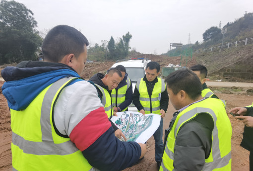 公司组织踏勘遂德高速衔接遂回高速回马互通点位 - 副本_副本.jpg