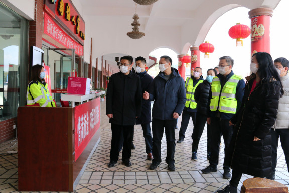 川高公司党委书记、董事长何刚一行检查指导成南公司疫情防控工作1（郑华） - 副本 (1).jpg