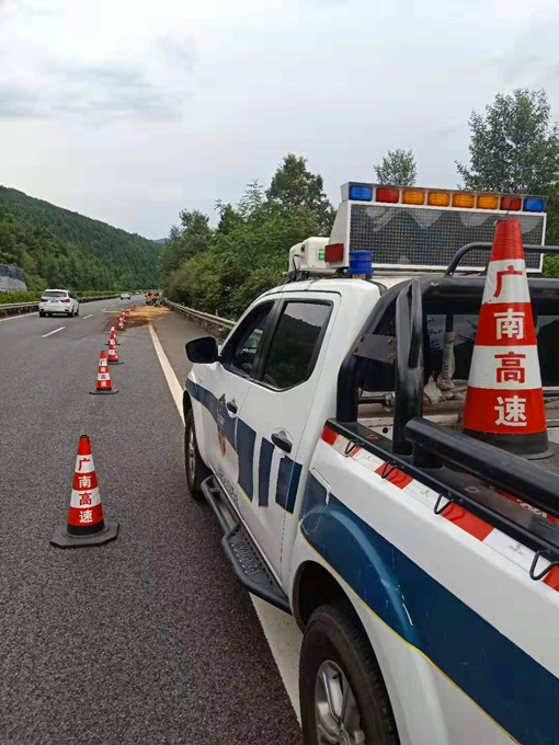 广南高速路安首用预警路网精灵做好保通预警工作2.jpg