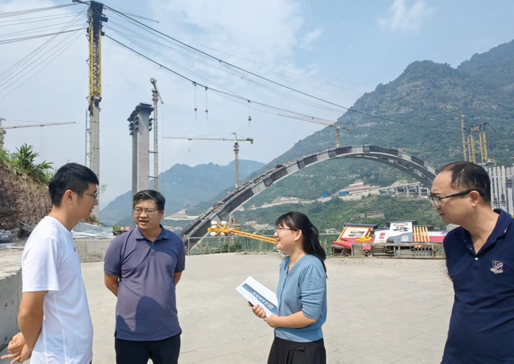 纪委书记梁栋调研新市开元棋牌管理处辖区 - 副本.jpg