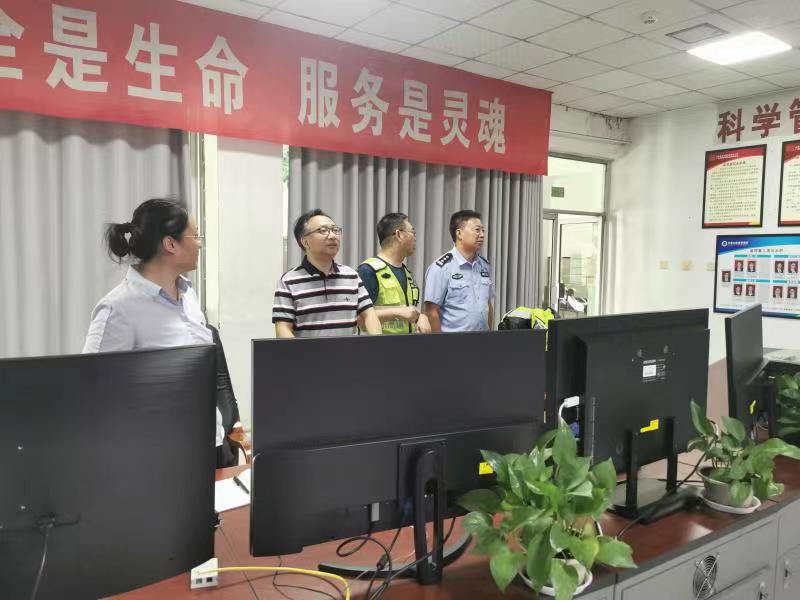 川东公司总经理毛刚深入基层 (2).jpg