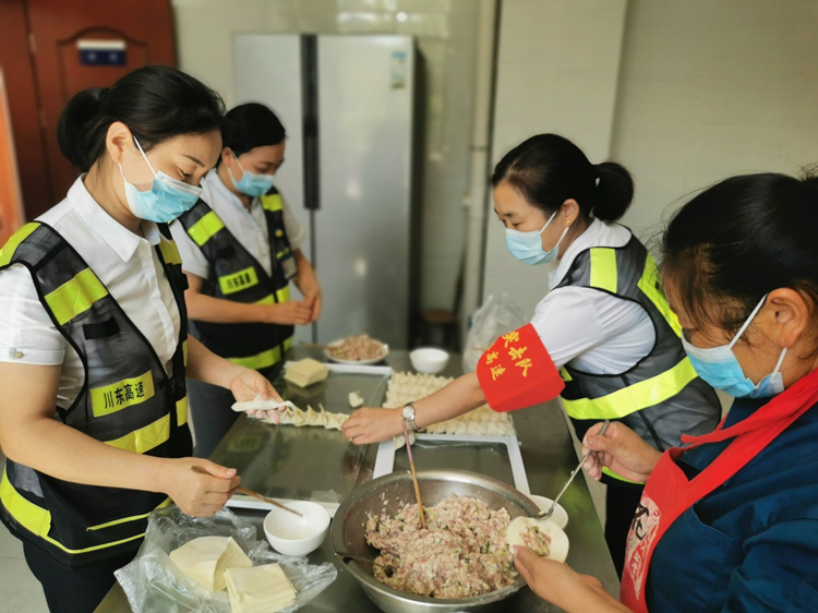 砥砺抗击疫情  职工小家暖心1.png