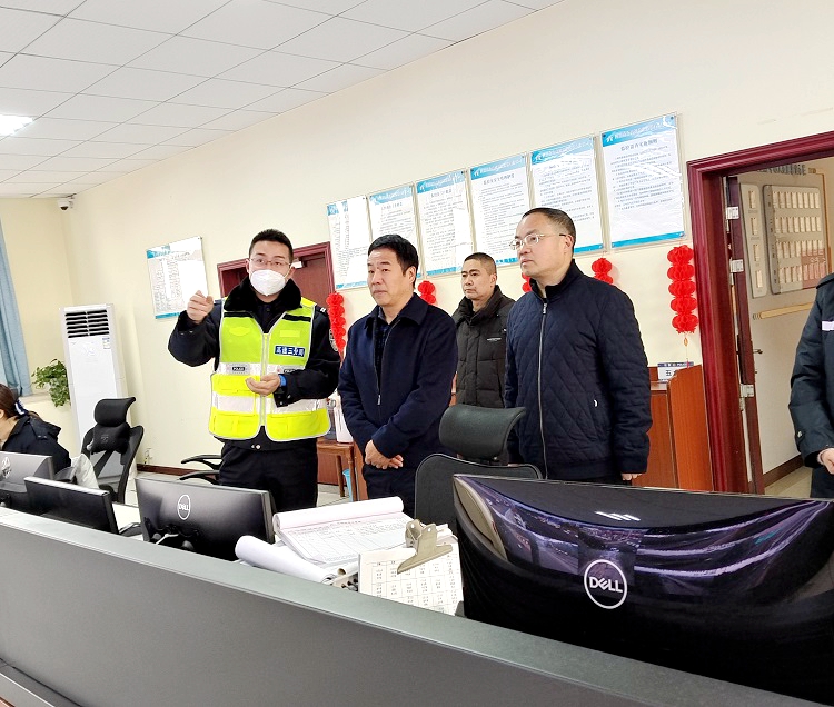1.27南方公司党委书记、董事长、总经理兰波带队开展督导慰问春运春节工作2.jpg
