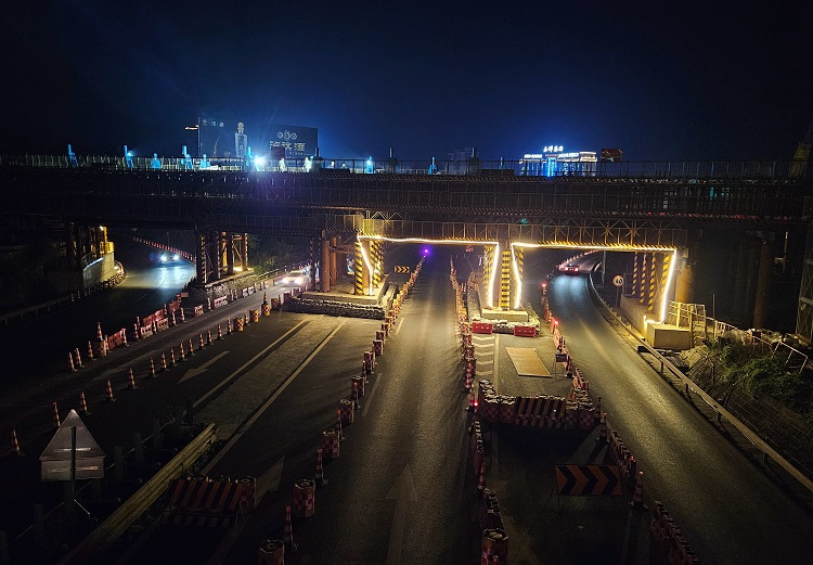 3.7 泸州管理处、四川路桥齐心协力保障隆黄铁路胡市镇特大桥施工顺利进行.jpg