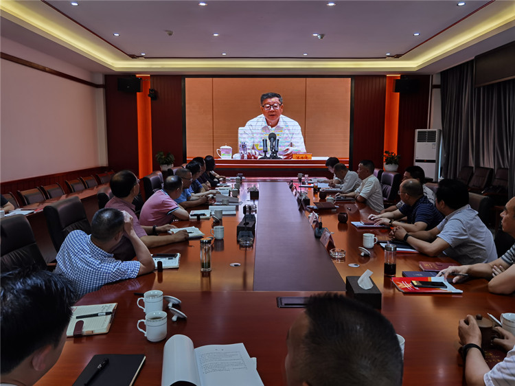 雅西公司党委中心组集中学习总书记“七一”重要讲话精神观看聆听专家专题宣讲视频2_副本.jpg